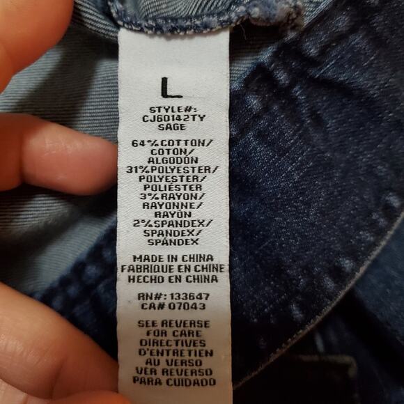 Celebrity Pink Denim Cropped Faded Wash Jean Jacket Comfort Stretch Size Large - Picture 8 of 10